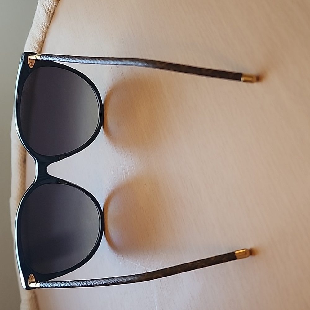 Reduced! NEW! Louis Vuitton Sunglasses - Picture 14 of 16